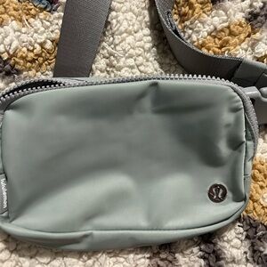 Lululemon belt bag in Silver drop